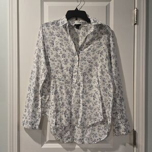 Ann Taylor White And Blue Floral Button-Up Shirt Part Silk Size Medium